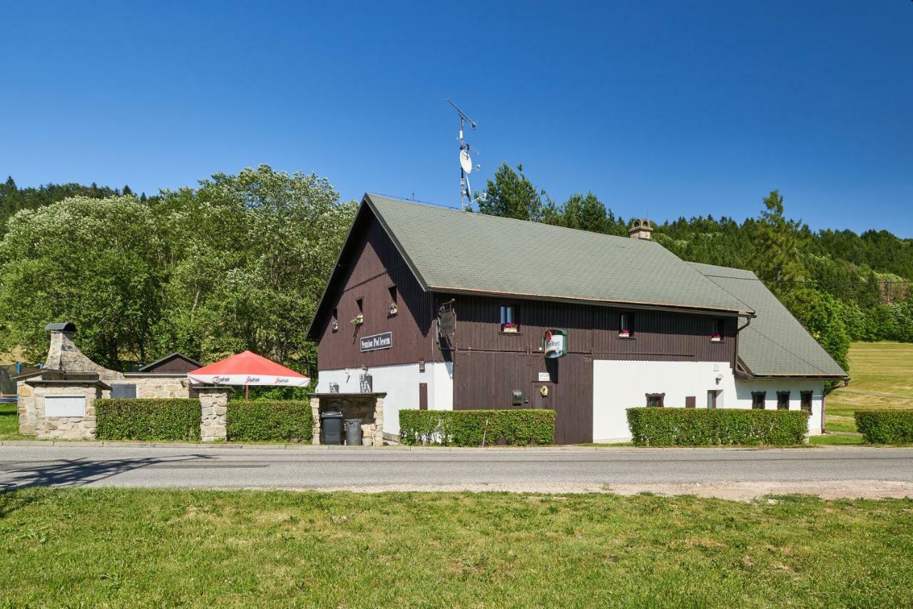 Penzion Pod Lesem Hotel Hodkovice Kültér fotó